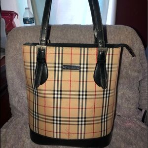 Burberry purse